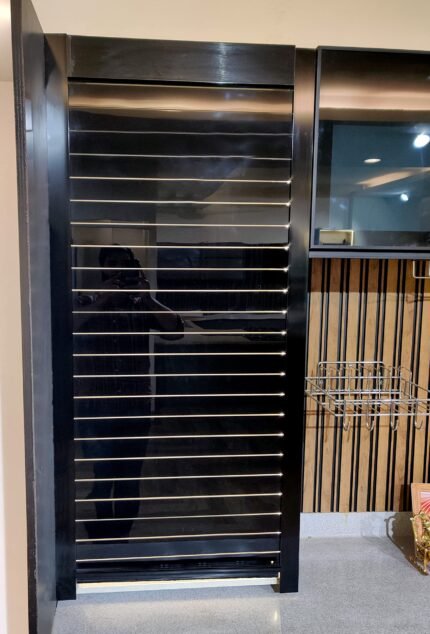 GLASS ROLLING SHUTTER 600 MM X 1320MM
